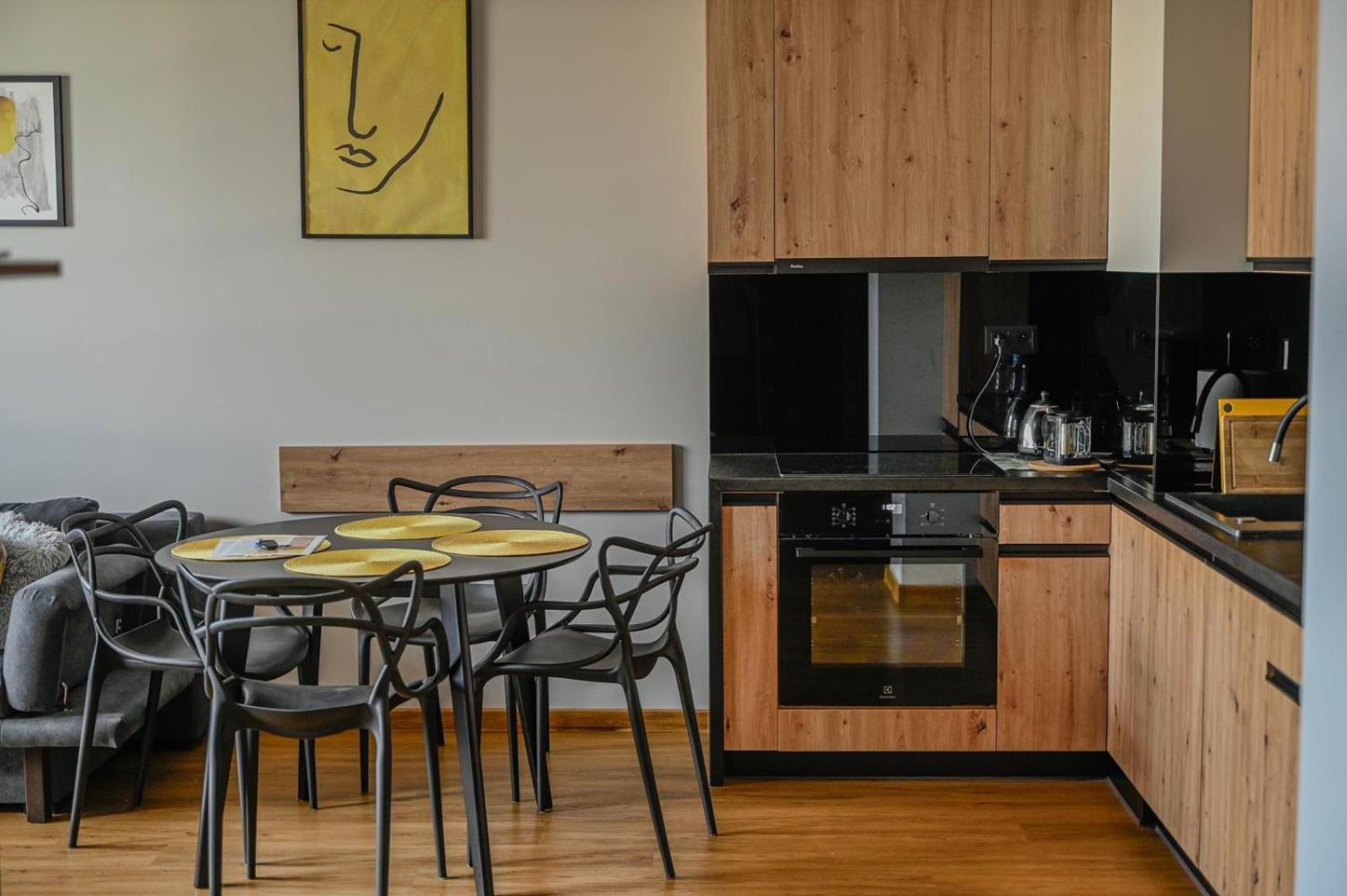 Apartament No82 Yellow Holiday Home ザトル エクステリア 写真