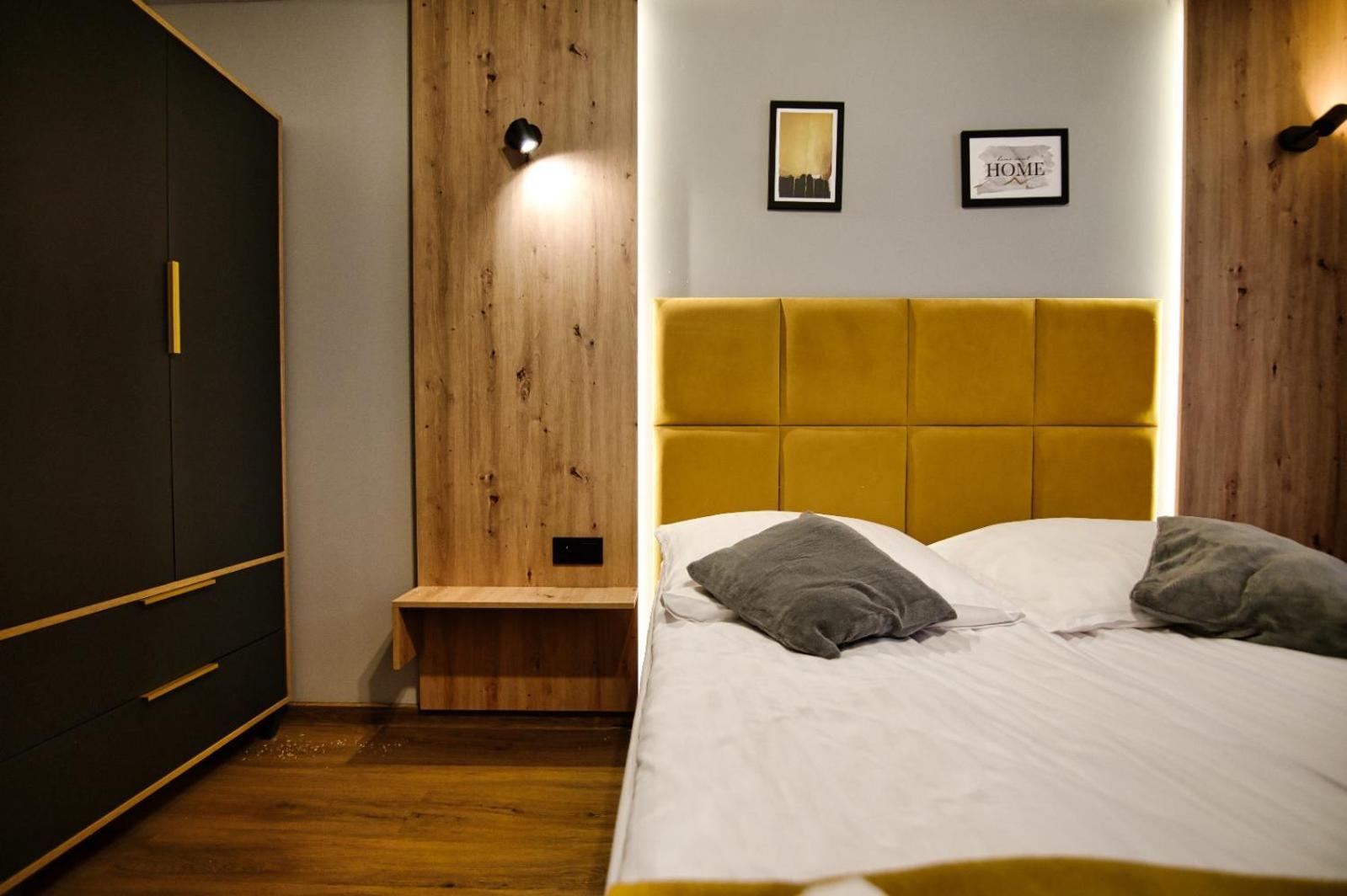 Apartament No82 Yellow Holiday Home ザトル エクステリア 写真